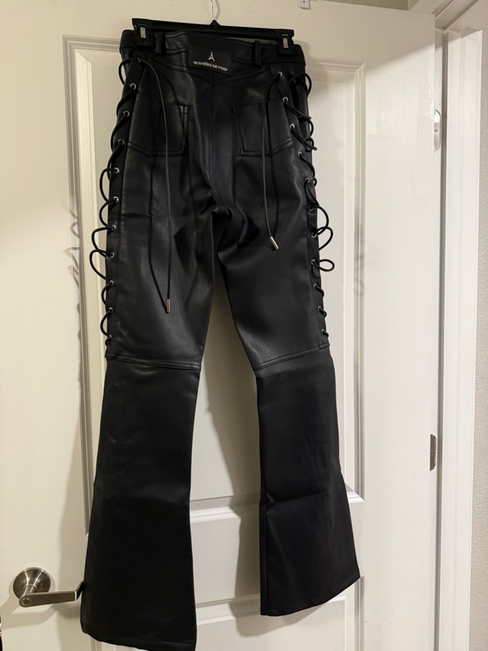 Maniere De Voir Black Faux Leather Pants with Branded Tag - Picture 5 of 10